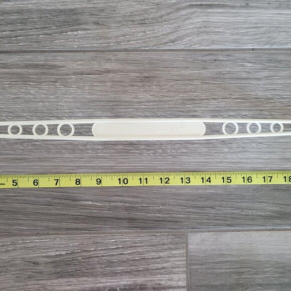 TUPPERWARE VINTAGE 1970s 624-26 ROUND CAKE CARRIER HANDLE CARRYING STRAP WHITE - Picture 3 of 7